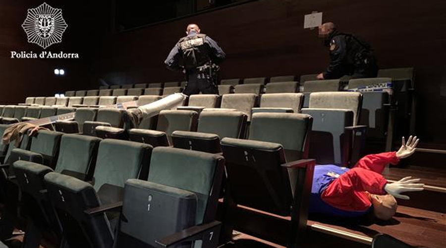 Formació pràctica de la Policia sobre com actuar davant un atemptat terrorista