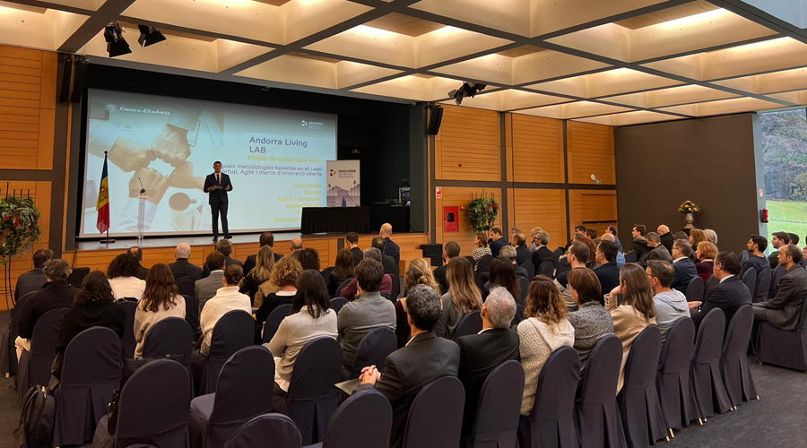 El centenar d'assistents que hi havia al II Summit d'Innovació a Andorra