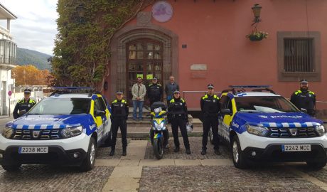 Dos cotxes i una moto nous de la Policia Local de la Seu