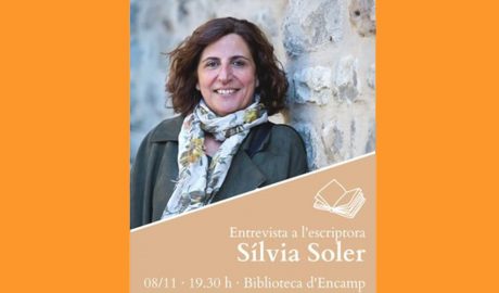 Cartell de l'entrevista que faran a l'escriptora Sílvia Soler a la biblioteca d'Encamp