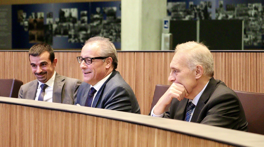 Els membres del grup parlamentari Terceravia