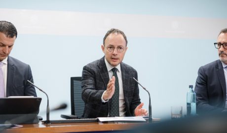 El cap de Govern, Xavier Espot, acompanyat dels ministres Gallardo i Filloy