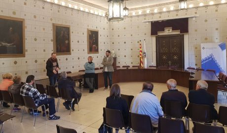Usuaris i usuàries de l’Escola de Salut de les Persones Grans del CAP de la Seu d’Urgell visiten l'Ajuntament