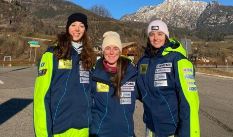 Les esquiadores Carla Mijares, Iria Medina i Jordina Caminal a Alpe Cermis