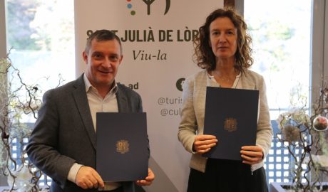 El cònsol de Sant Julià, Josep Majoral i la ministra Silvia Calvó