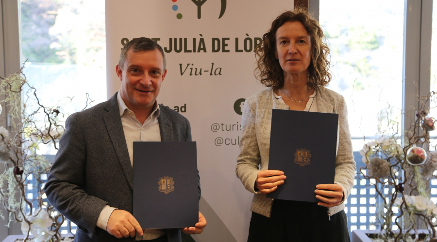 El cònsol de Sant Julià, Josep Majoral i la ministra Silvia Calvó