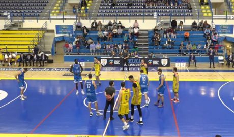 Inici del partit entre el Melilla Baloncesto i el BC Andorra