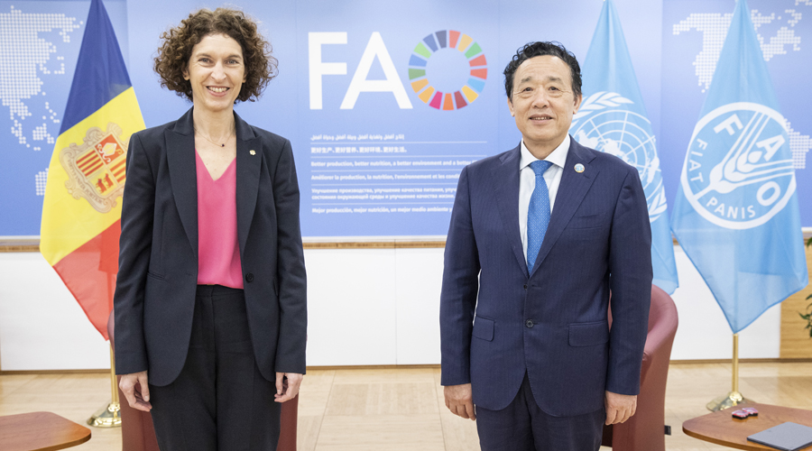La ministra Maria Ubach amb el director general de la FAO, Qu Dongyu