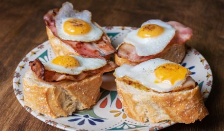 Cassoletes de bacó i ou de guatlla