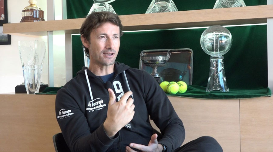 ENTREVISTA A: Juan Carlos Ferrero: "Carlos Alcaraz i jo ens semblem en el caràcter humil i treballador"