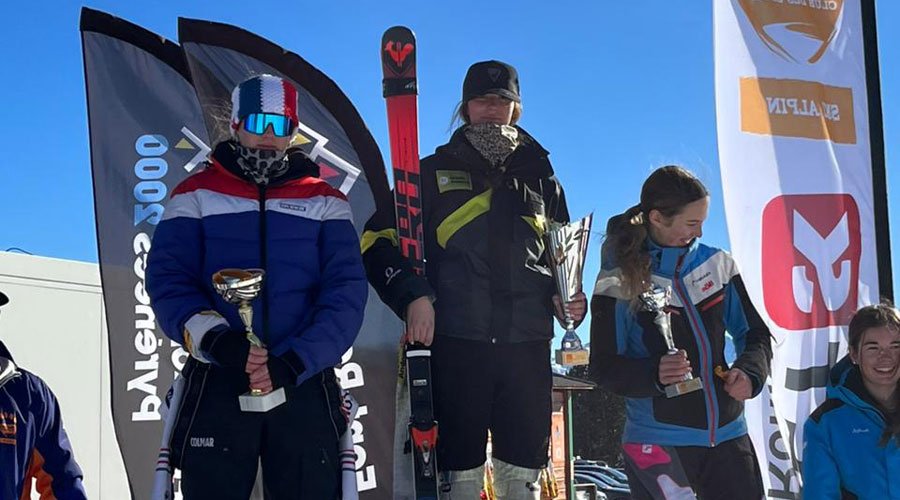 Júlia Rodríguez dalt de tot del podi del gegant U16 de Font Romeu