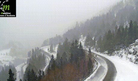Arcalís sud amb la carretera nevada