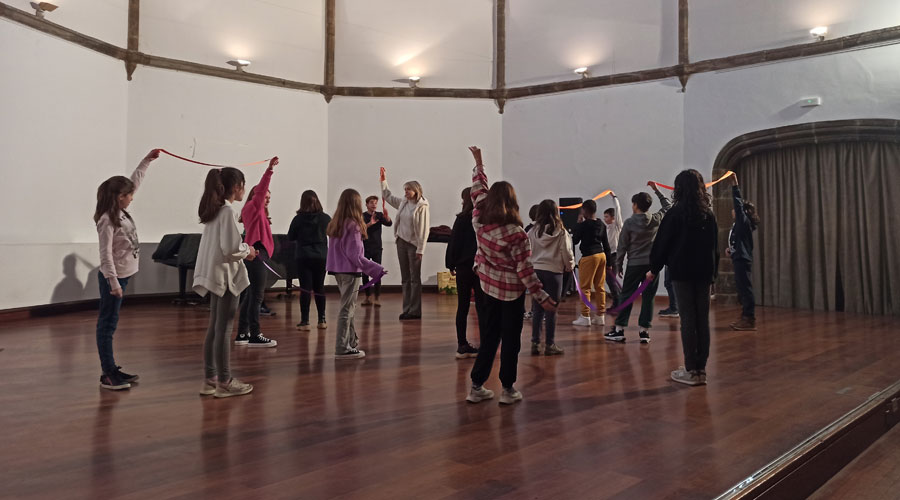 Alumnes de l'Alt Urgell participant al projecte Dansa't