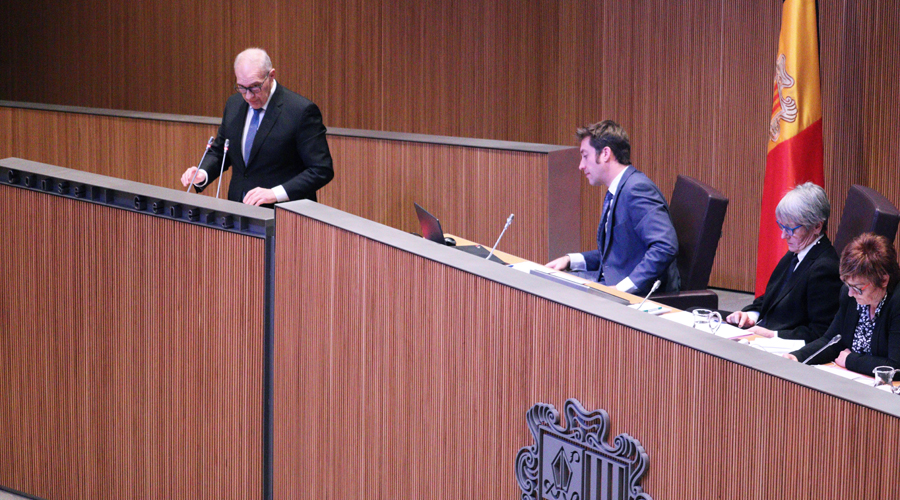 Josep Pintat, de Terceravia, intervenint al Consell General