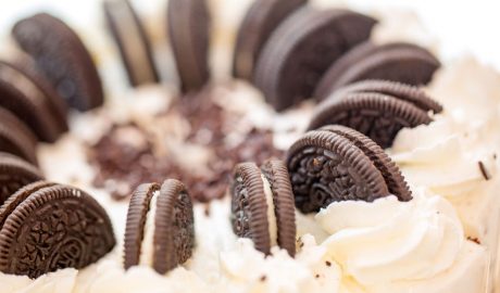 Un pastís fet amb galetes Oreo