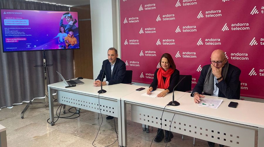 Jordi Nadal, Rosa Gili i Miquel Nicolau presentant el 13è Saló del videojoc (Andorra Telecom)