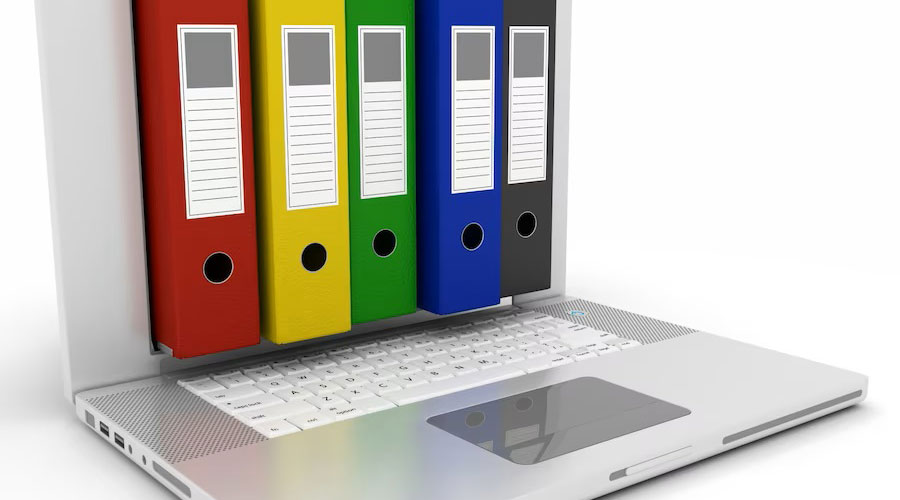 Infografia que representa la digitalització de documents (Kjpargeter - Freepik)