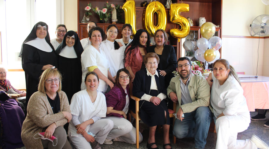 Presentació Farràs felicitada pels seus 105 anys (Aj. La Seu)