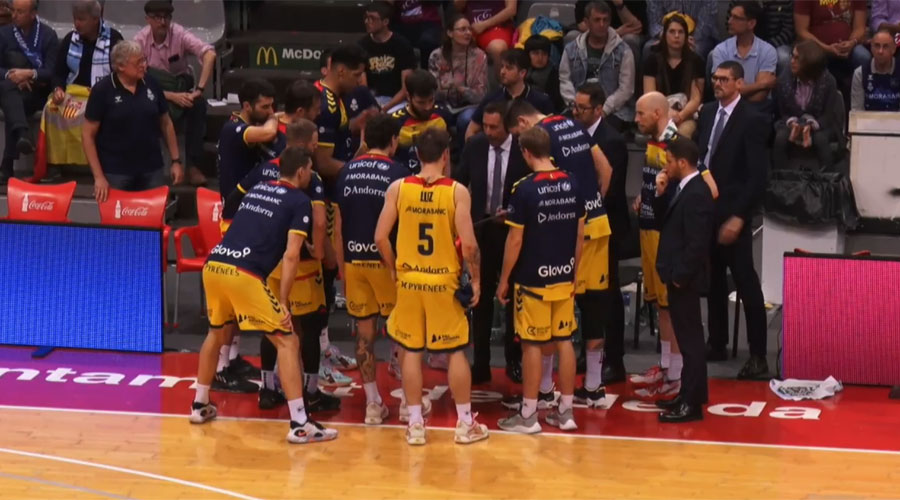 Xerrada de Lezcano amb els seus jugadors (ATV)