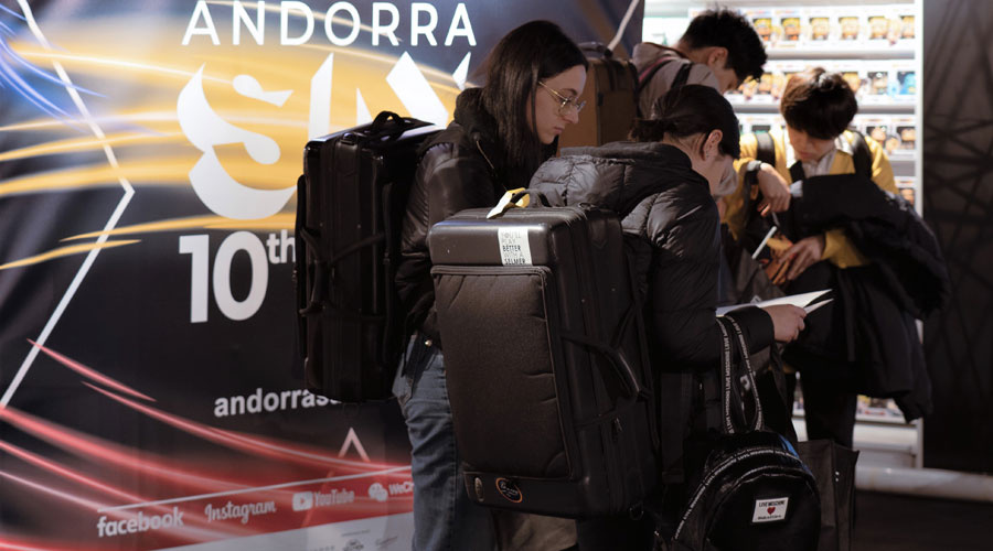 Arribada d'alguns dels concursants de l'Andorra Sax Fest (Iván Blanco)
