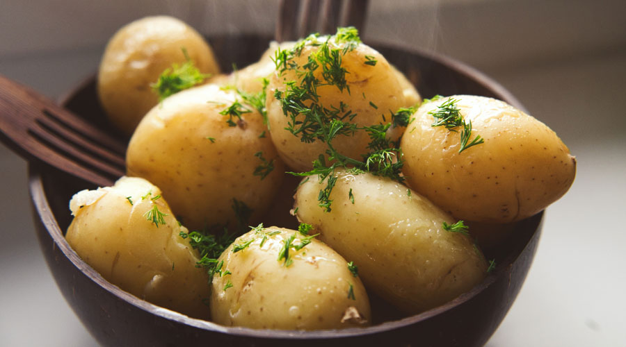 Un bol de patates bullides (istock)