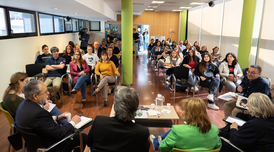 Auditori ple de gent durant la II Jornada UdA Solidària (UdA)