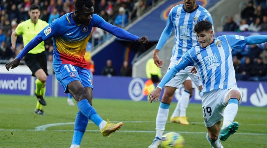 Bundu just en el moment de marcar el gol andorrà davant del Màlaga (FC Andorra)