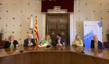 La consellera de la Generalitat, Natàlia Mas a l'Ajuntament de la Seu