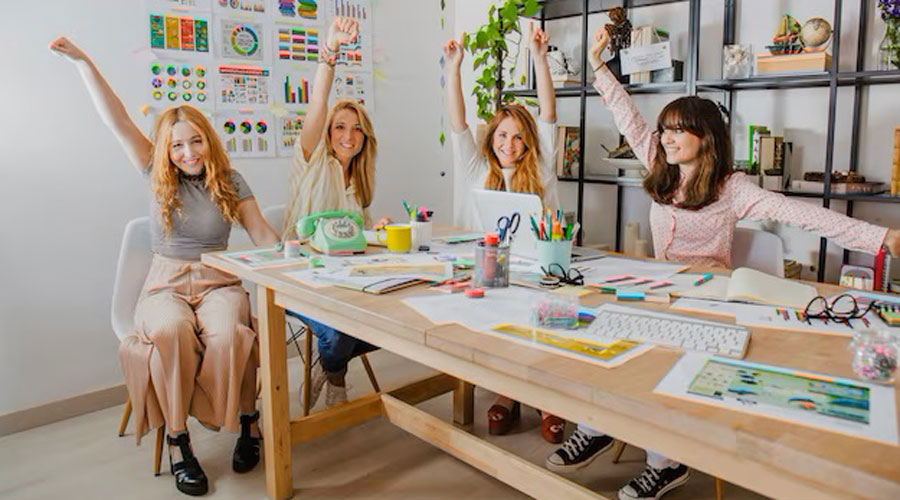 Un taller de dibuix adreçat al jovent (freepik)