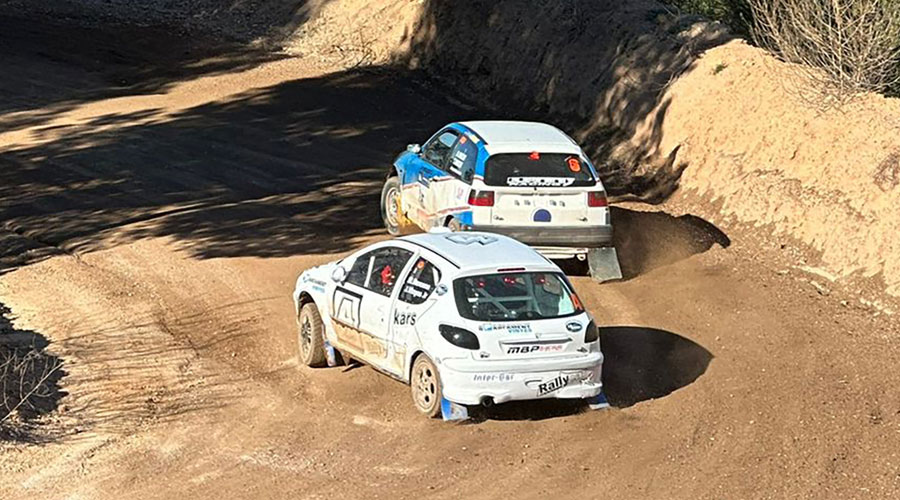 En primer terme el vehicle de Vinyes jr i Bracons (FotoEsport)