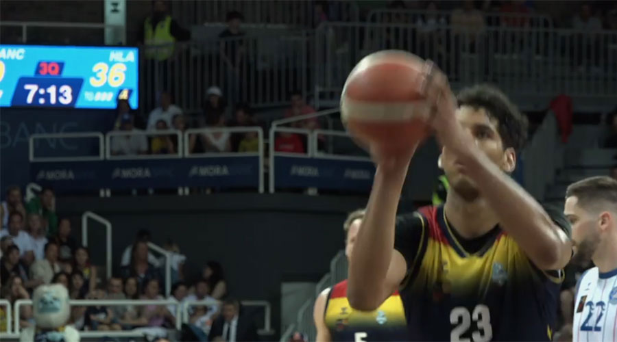 Dos Anjos en un tir lliure (arxiu)