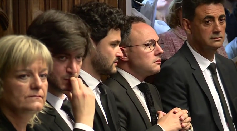 Just al centre de la imatge, Cerni Escalé i Xavier Espot (ATV)