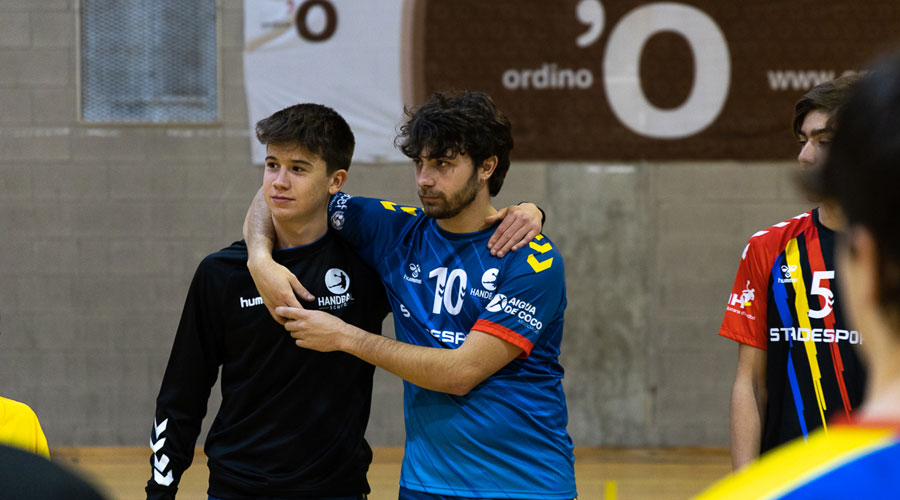 La federació vol impulsar la pràctica d'aquest esport i els nobles valors de l'handbol (FAH)