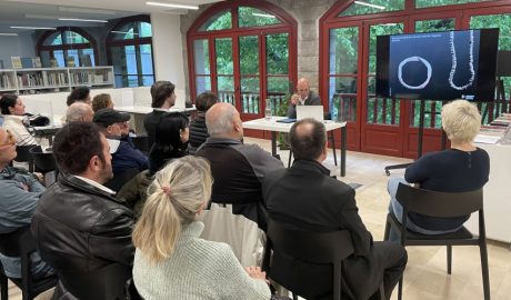 Albert Villaró durant la seva conferència ‘Una petita història cultural andorrana’