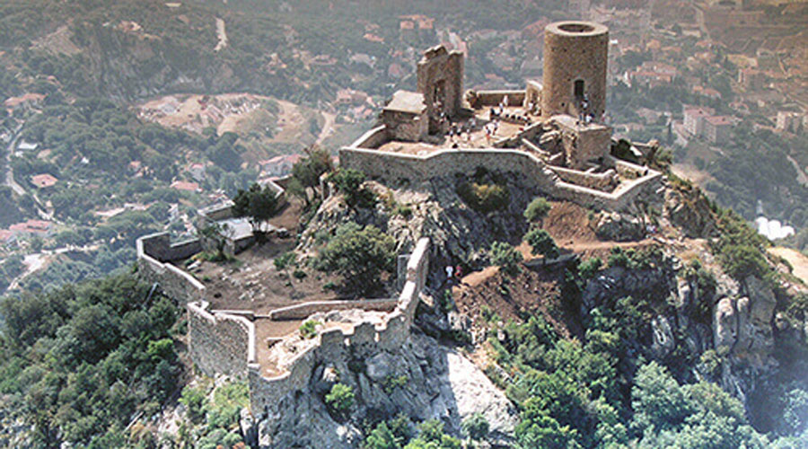 Les restes del castell de Burriac, a Cabrera de Mar (Cabrera de Mar)