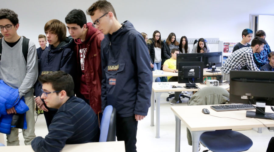 Alumnes en un centre de formació professional (SFGA)