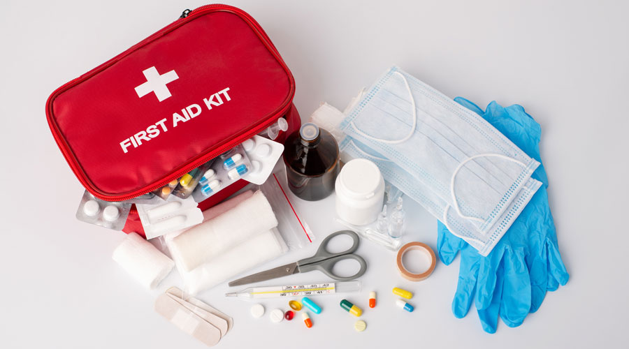 Una farmaciola de primers auxilis (Getty images)