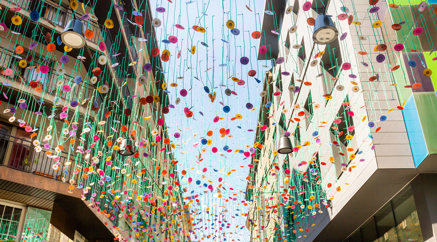 Decoracions florals al carrer en una edició anterior (Riberaygua i Travesseres)
