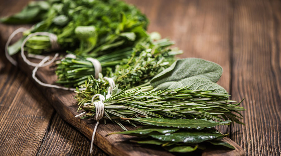 Farcellets d'herbes aromàtiques (iStock)