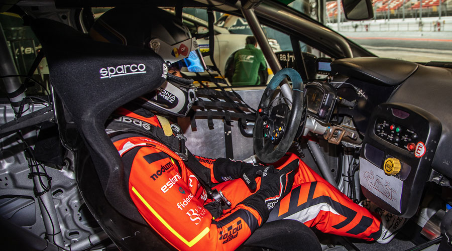 Marc Solsona a l'interior de la seva mecànica (FotoEsport)