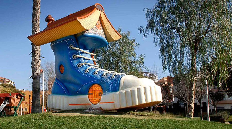 Una bota gegant al parc Francesc Macià de Malgrat (Malgrat Turisme)