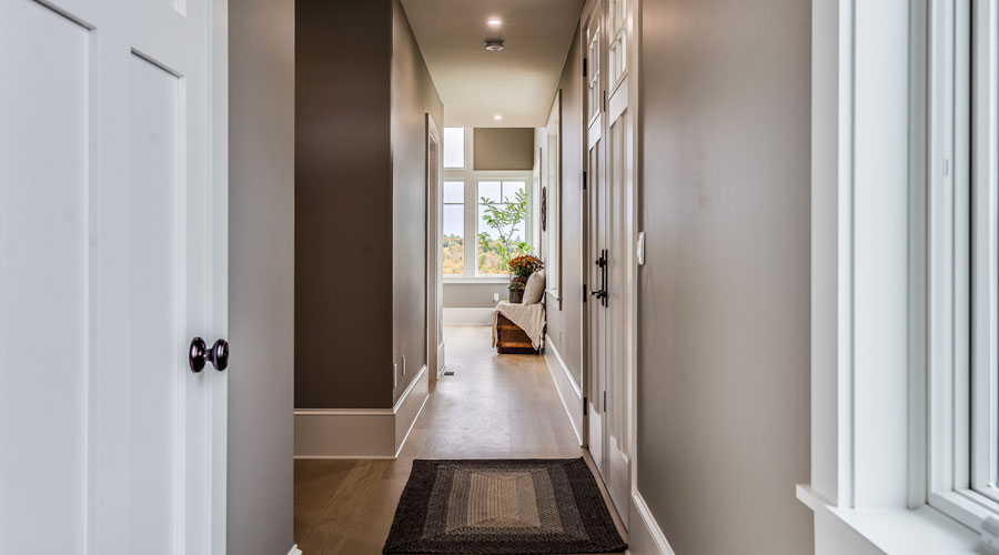 Un passadís amb molta claror (iStock)