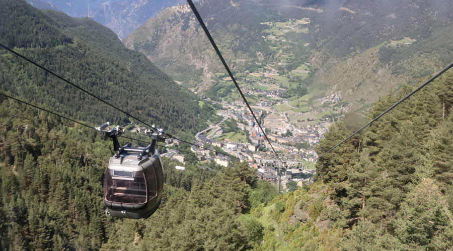 El Funicamp en funcionament (Comú d'Encamp)