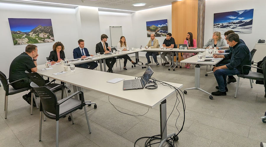 Reunió durant la qual s'han definit les nou comissions legislatives (Consell General)