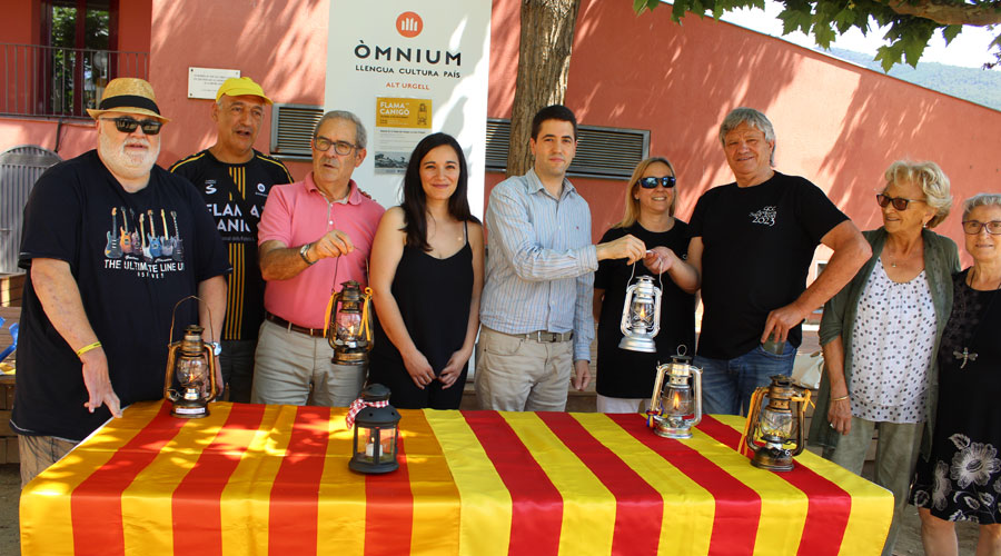 La flama del Canigó ja és a la Seu per a ser distribuïda (Aj. la Seu)