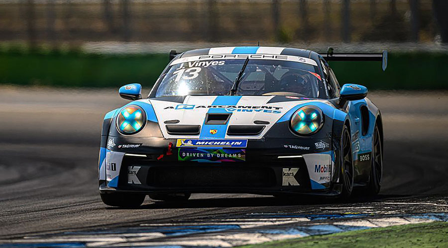 Joan Vinyes al volant del seu Porsche (FotoEsport)