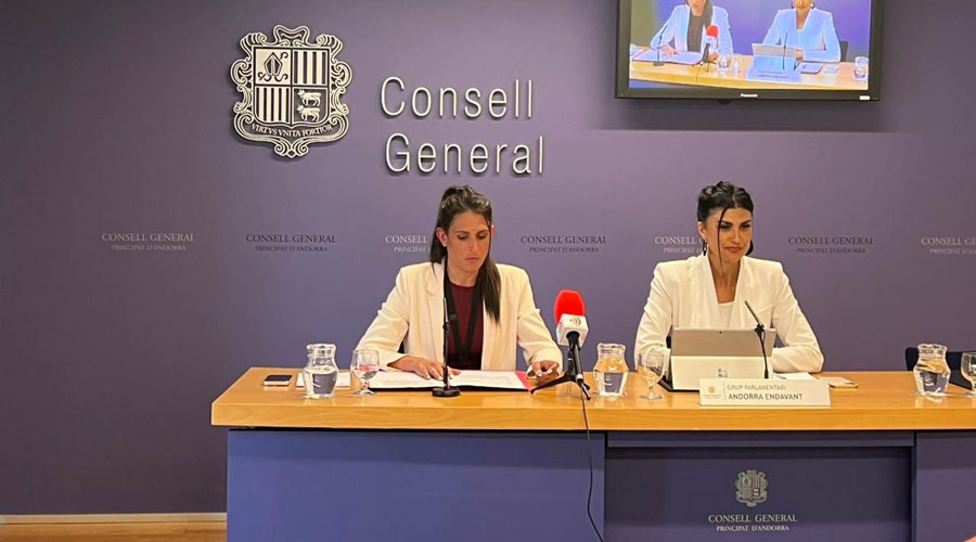 Noemí Amador i Carine Montaner d'Andorra Endavant (AE)