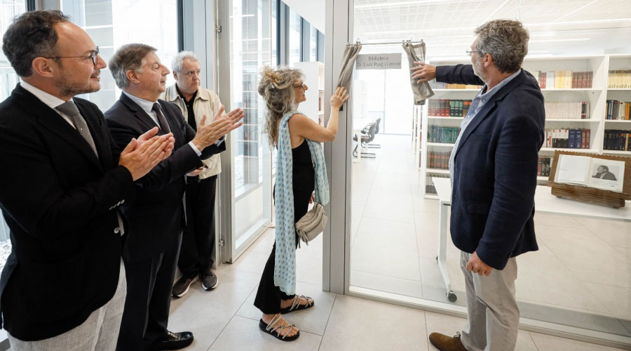 A l'esquerra Espot i Casadevall signataris del conveni de cessió del fons Puig i Ferriol (SFGA)