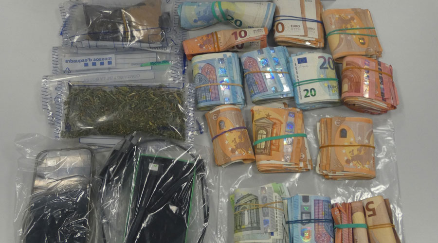 Droga i diners intervinguts pels Mossos (Mossos d'Esquadra)