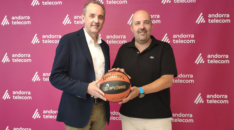 El director general d’Andorra Telecom, Jordi Nadal, i el President del BC Andorra, Gorka Aixàs (Andorra Telecom)